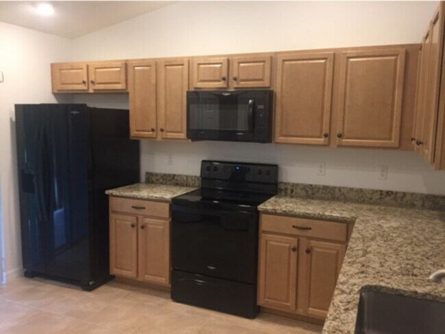 Building Photo - Updated Spacious Rental Available in Palm Coast, FL