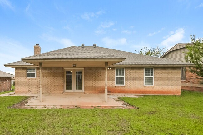 Building Photo - 5421 Sudbury Ln