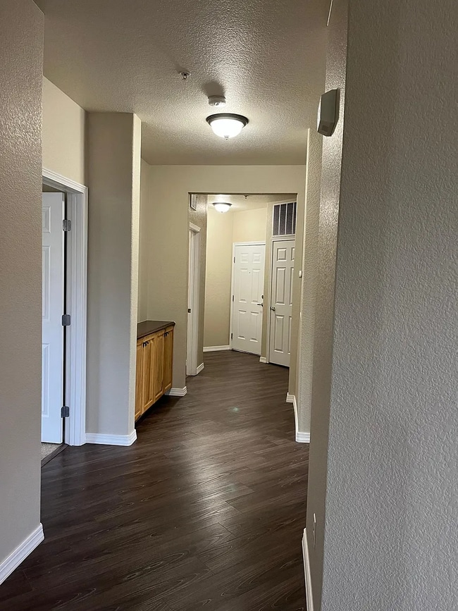 Building Photo - 15455 Canyon Rim Dr