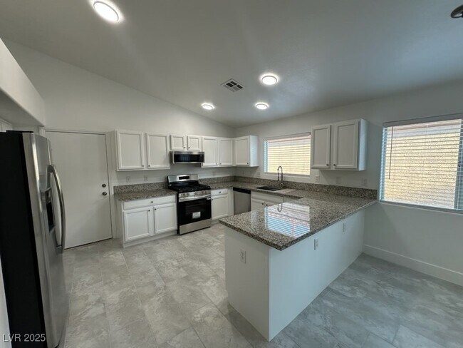 Building Photo - 3507 Pointe Vedra Ct