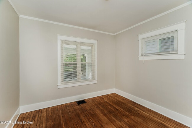 Building Photo - 1832 W Kentucky St