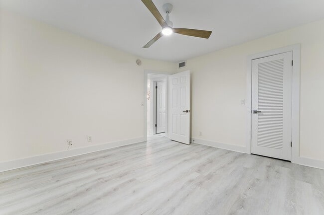 Building Photo - 29 Yacht Club Dr