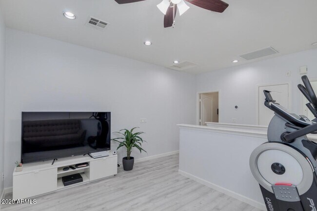 Building Photo - 1225 N 36th St