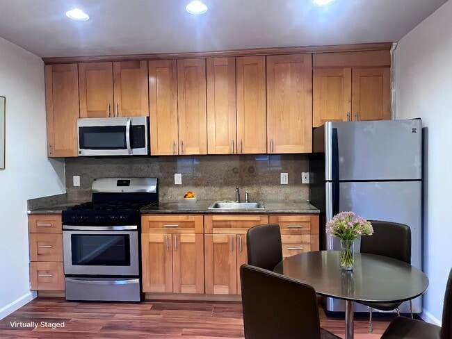 Building Photo - 1627 Fairview St