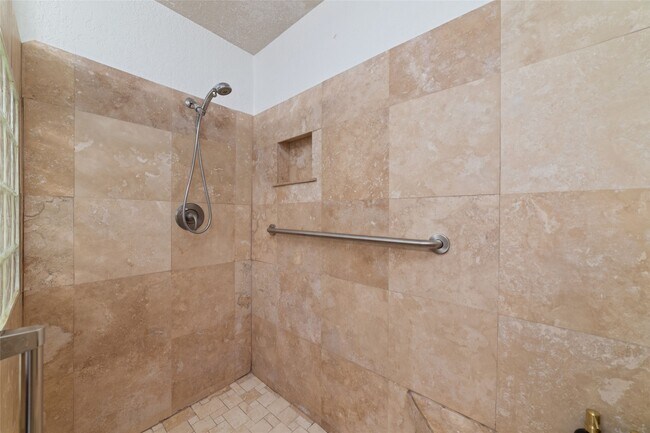 Building Photo - 5119 Avenue O 1/2