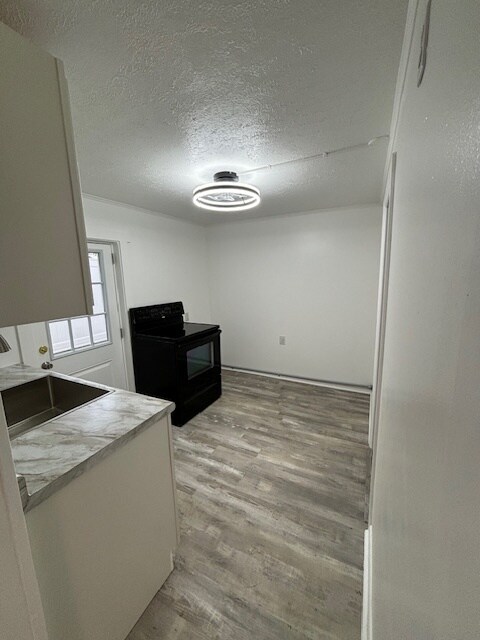 Building Photo - 2023 W 29th St