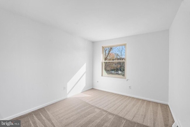 Building Photo - 3964 Bainbridge Ct