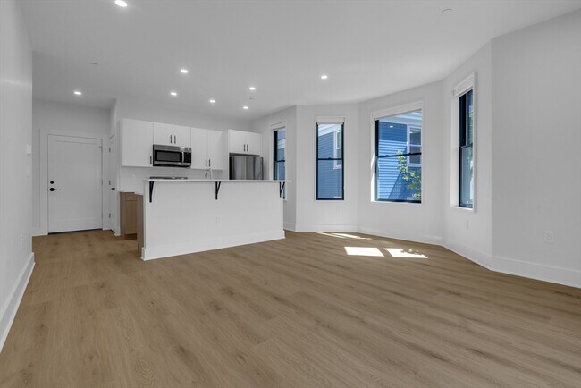 Building Photo - 69 Bailey St