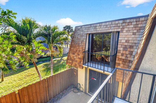 Building Photo - 198 Lake Arbor Dr