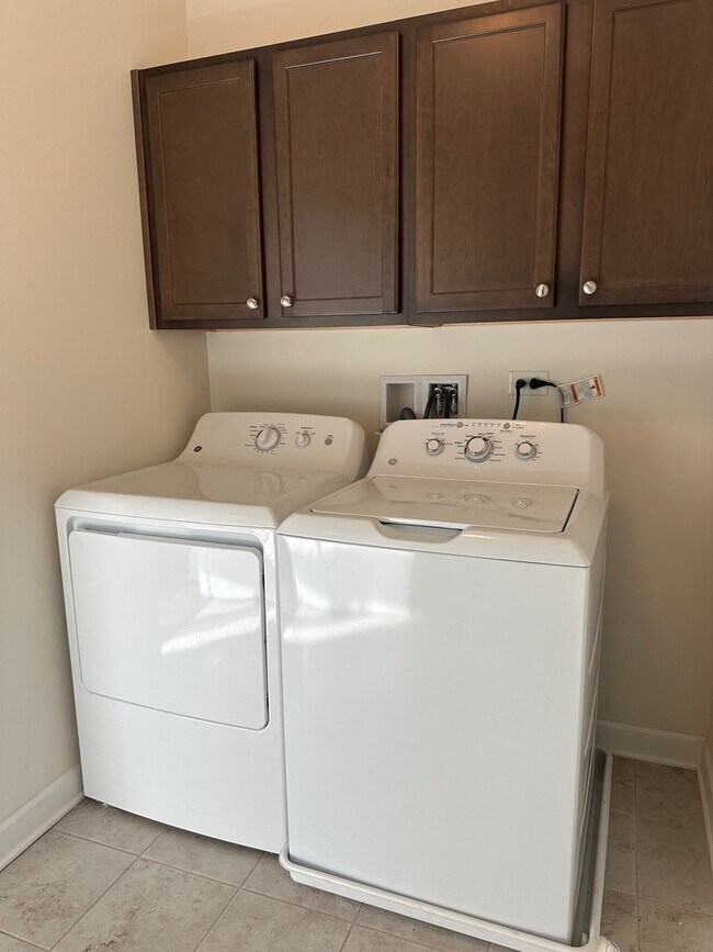 Building Photo - 1423 N Charles Ave