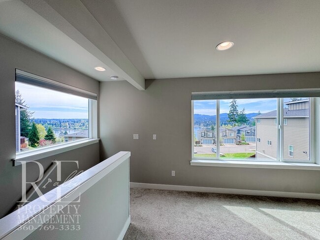 Building Photo - Modern 3-Story Bremerton Home with Water Views on Every Level