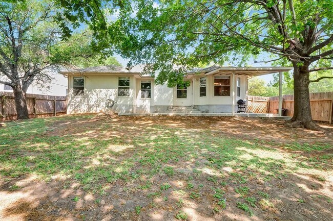 Building Photo - 1415 Quicksilver Cir