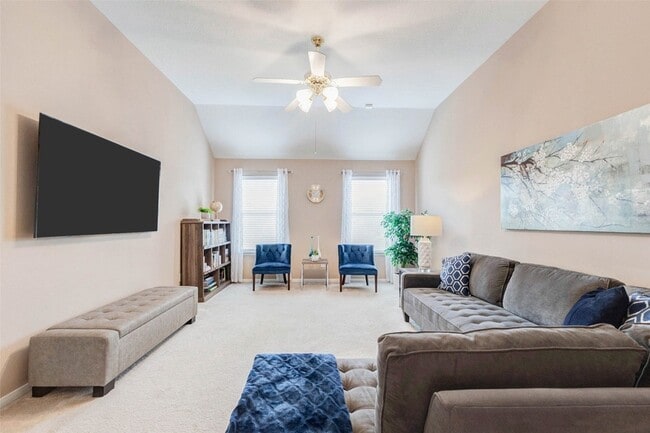 Building Photo - 15415 Longhorn Cavern Dr