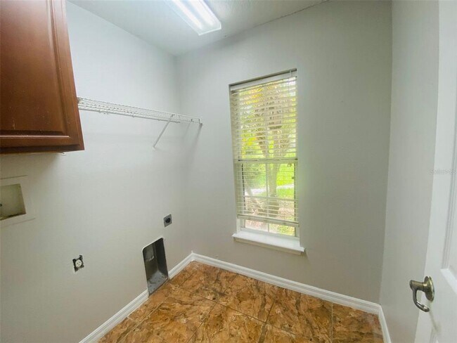 Building Photo - 423 Disston Ave