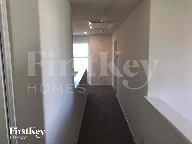 Building Photo - 6630 Blimp Base Blvd