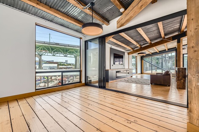 Building Photo - Lake Union Waterfront Apartment