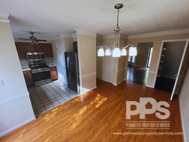 Building Photo - 2950 Lexington Trace Dr