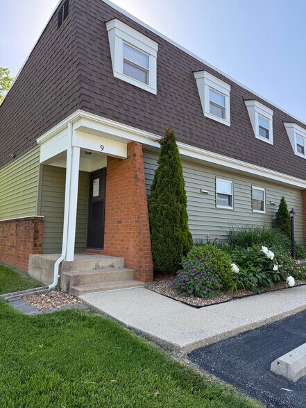 Building Photo - 9 Dorset Ct