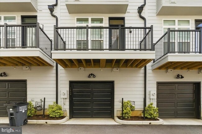 Building Photo - 2018 Tysons Ridgeline Rd