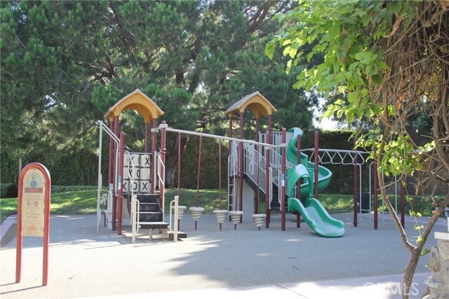 Building Photo - 563 E City Ct