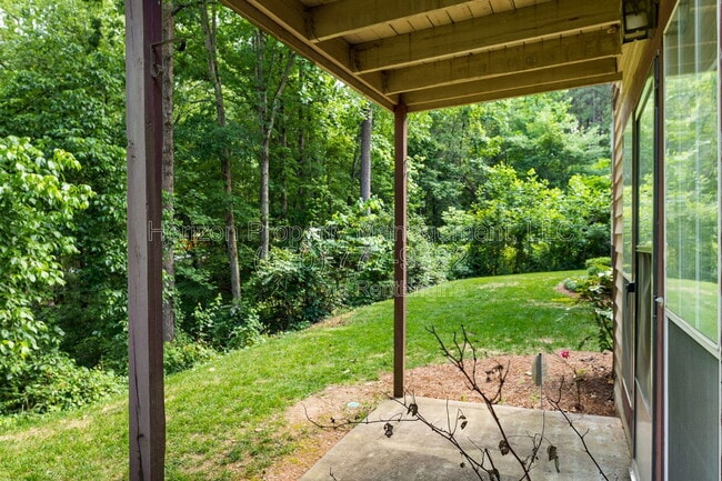 Building Photo - 214 St Andrews Ct