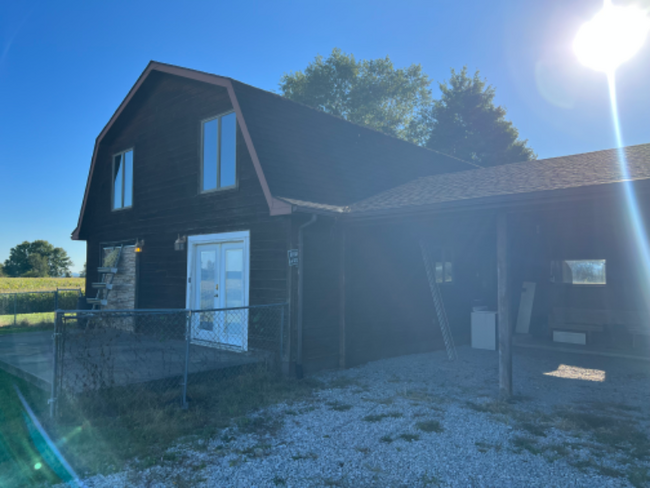 Building Photo - 1960 Roundtop Rd