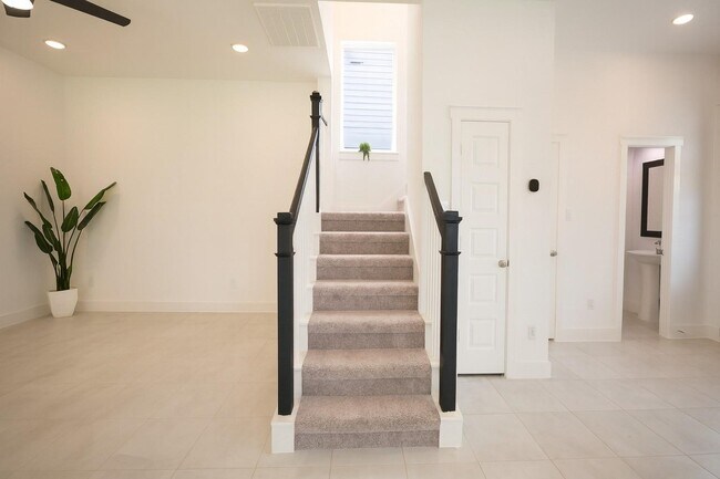 Building Photo - 15115 Parkland Canyon Dr