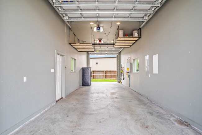 Building Photo - 100 Port Isabel St