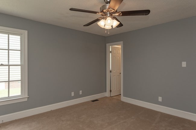 Building Photo - 1205 Opossum Trot Ln