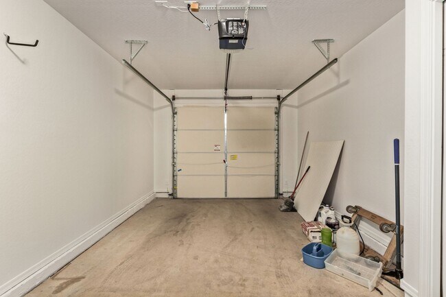 Building Photo - 3 Bedroom with Den in Chandler