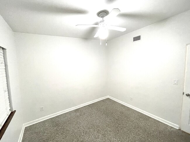 Building Photo - 1515 Sawyerwood Ave