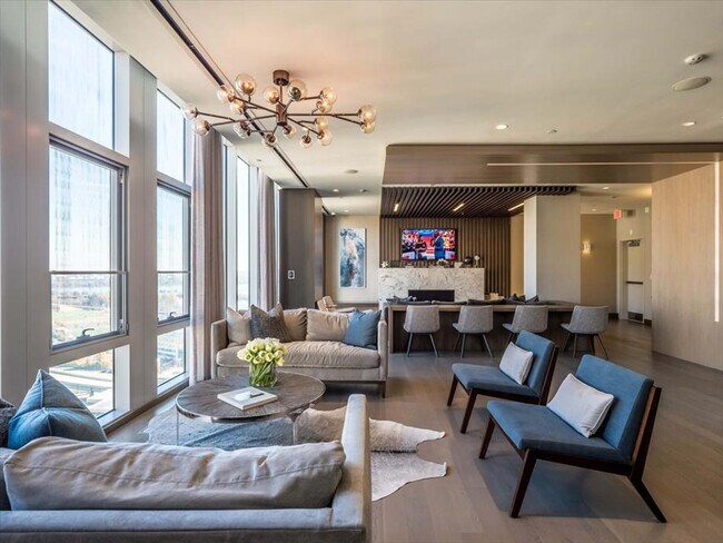 Building Photo - 400 Army Navy Dr