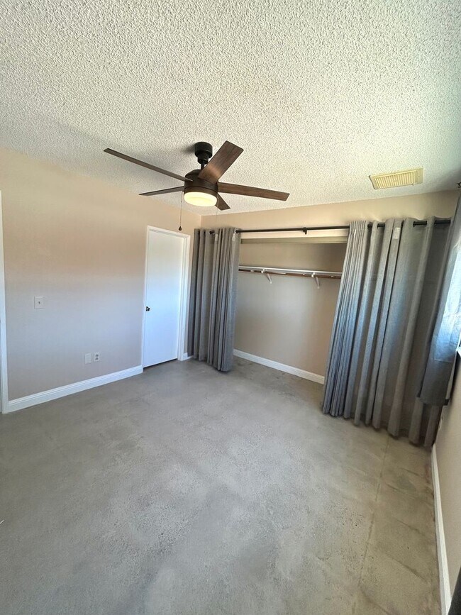 Building Photo - NEWLY RENOVATED 2 BEDROOM 1 BATHROOM HOME