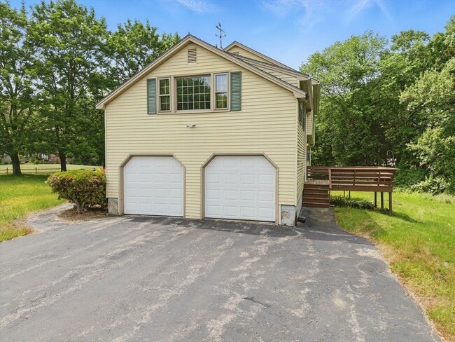 Building Photo - 2 Fairview Dr