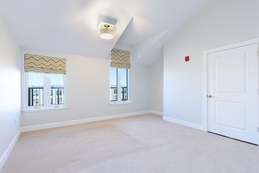 Building Photo - 1501 Commonwealth Ave