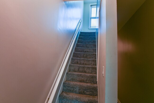 Building Photo - 226 Forster St