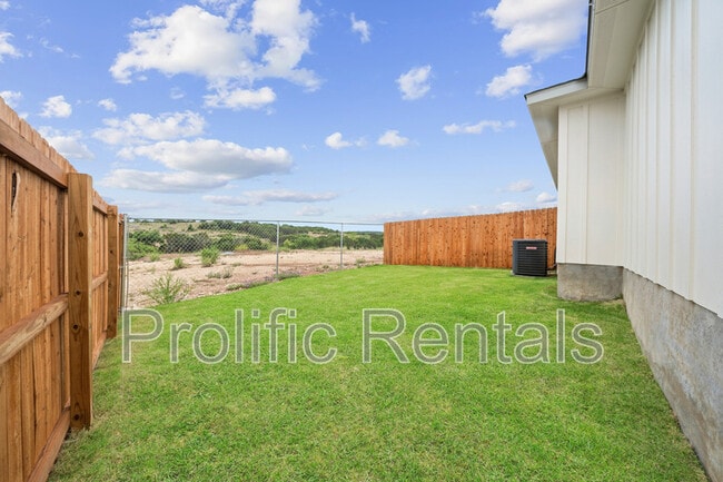 Building Photo - 117 Leon Ln