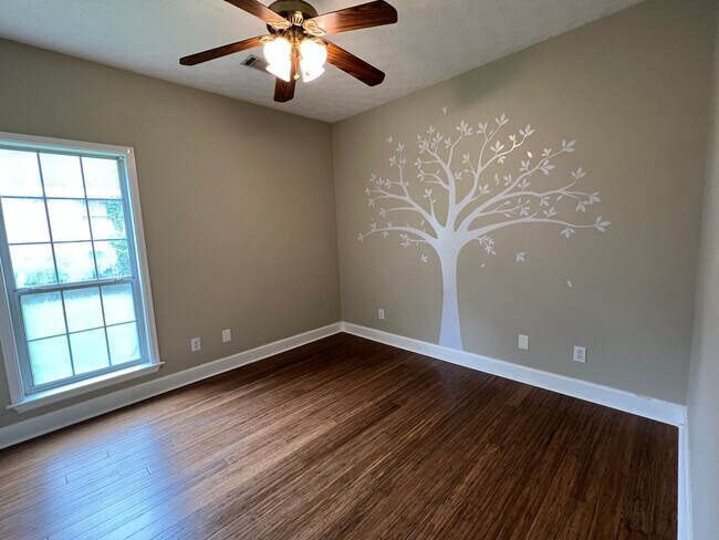 Building Photo - Home for rent in Arrowhead