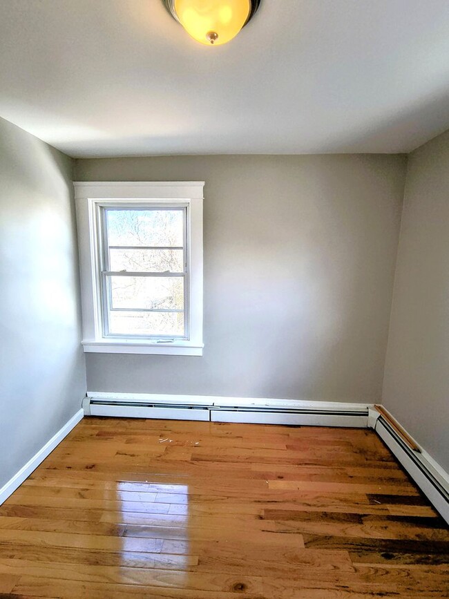 Building Photo - *****Cranston/Eden Park – Four Bed Duplex - $3,295*****