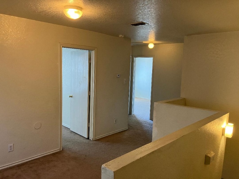 Building Photo - 9910 Amber Ledge