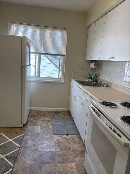 Building Photo - 506 Morse Ave