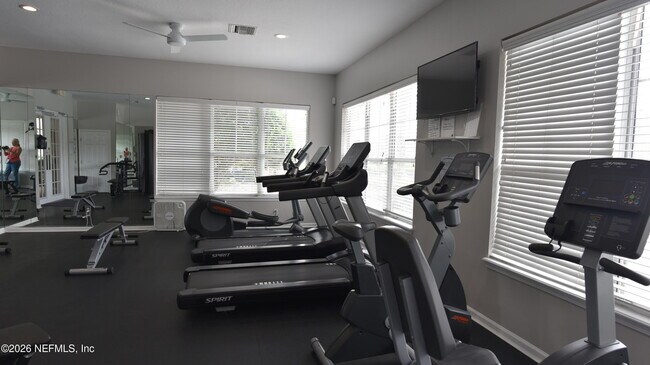 Building Photo - 7990 Baymeadows Cir E