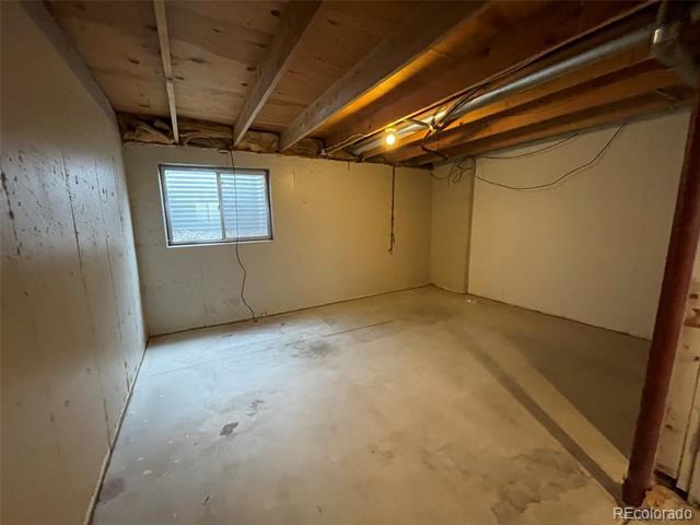 Building Photo - 4250 S Mobile Cir