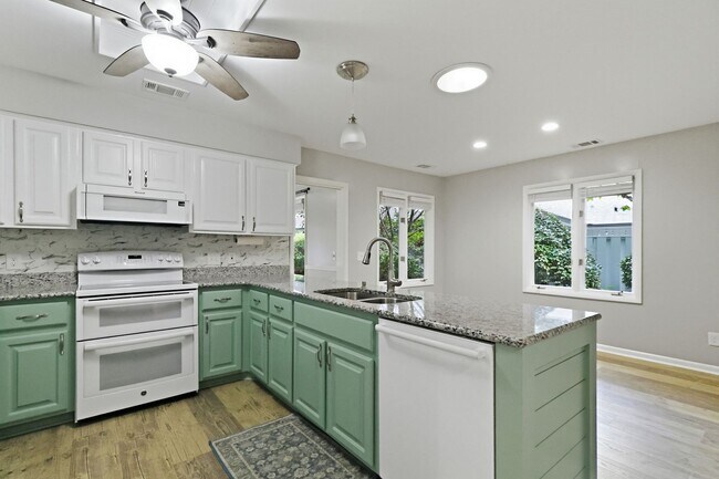 Building Photo - 2 Wood Thrush Ct