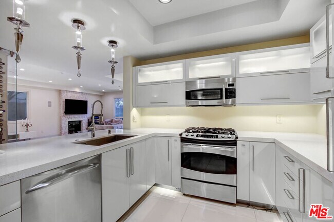 Building Photo - 11921 Dorothy St