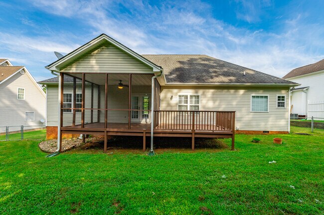 Building Photo - 7782 Prince Dr