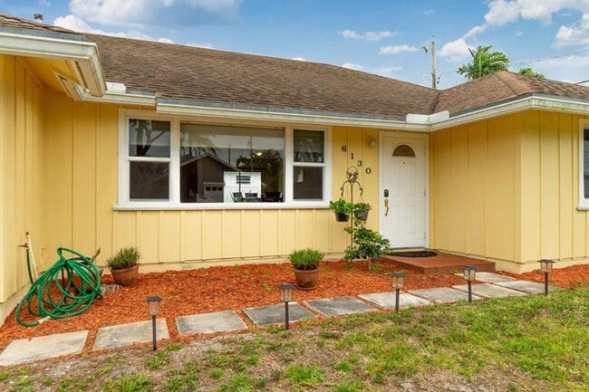 Building Photo - 6130 Francis St