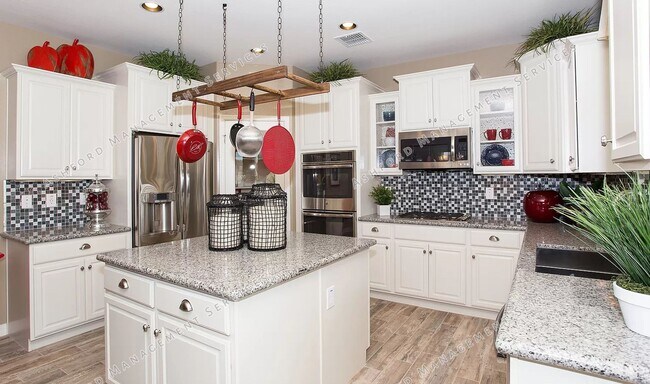 Building Photo - **Move-In Special** Spacious 5-Bedroom Ran...
