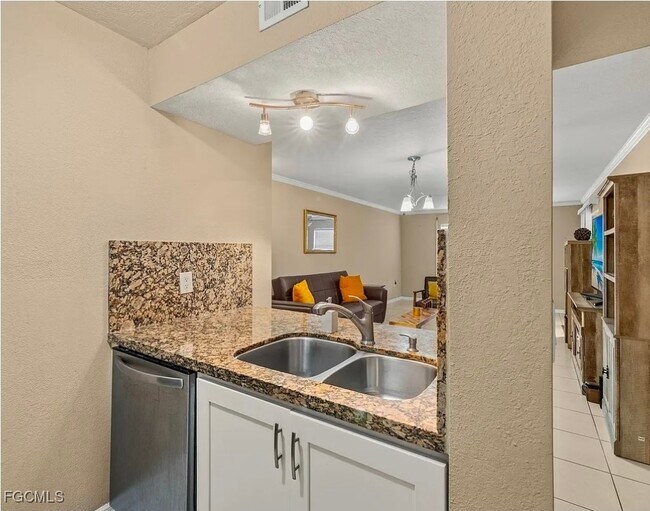 Building Photo - 3419 Winkler Ave