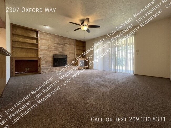Building Photo - 2307 Oxford Way